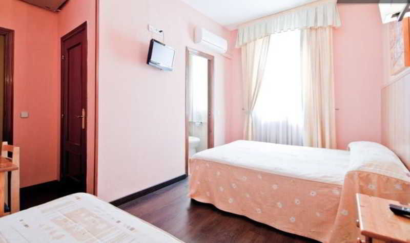 Hostal Gallardo Madryt Zewnętrze zdjęcie