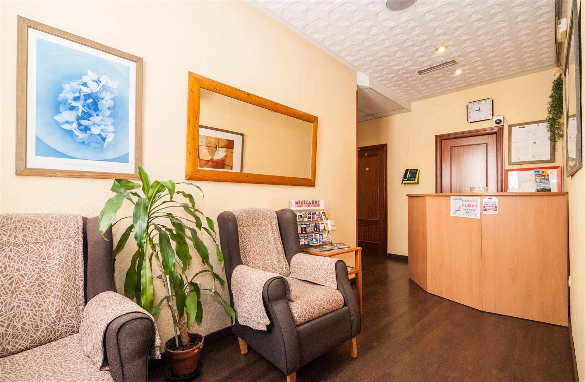 Hostal Gallardo Madryt Zewnętrze zdjęcie
